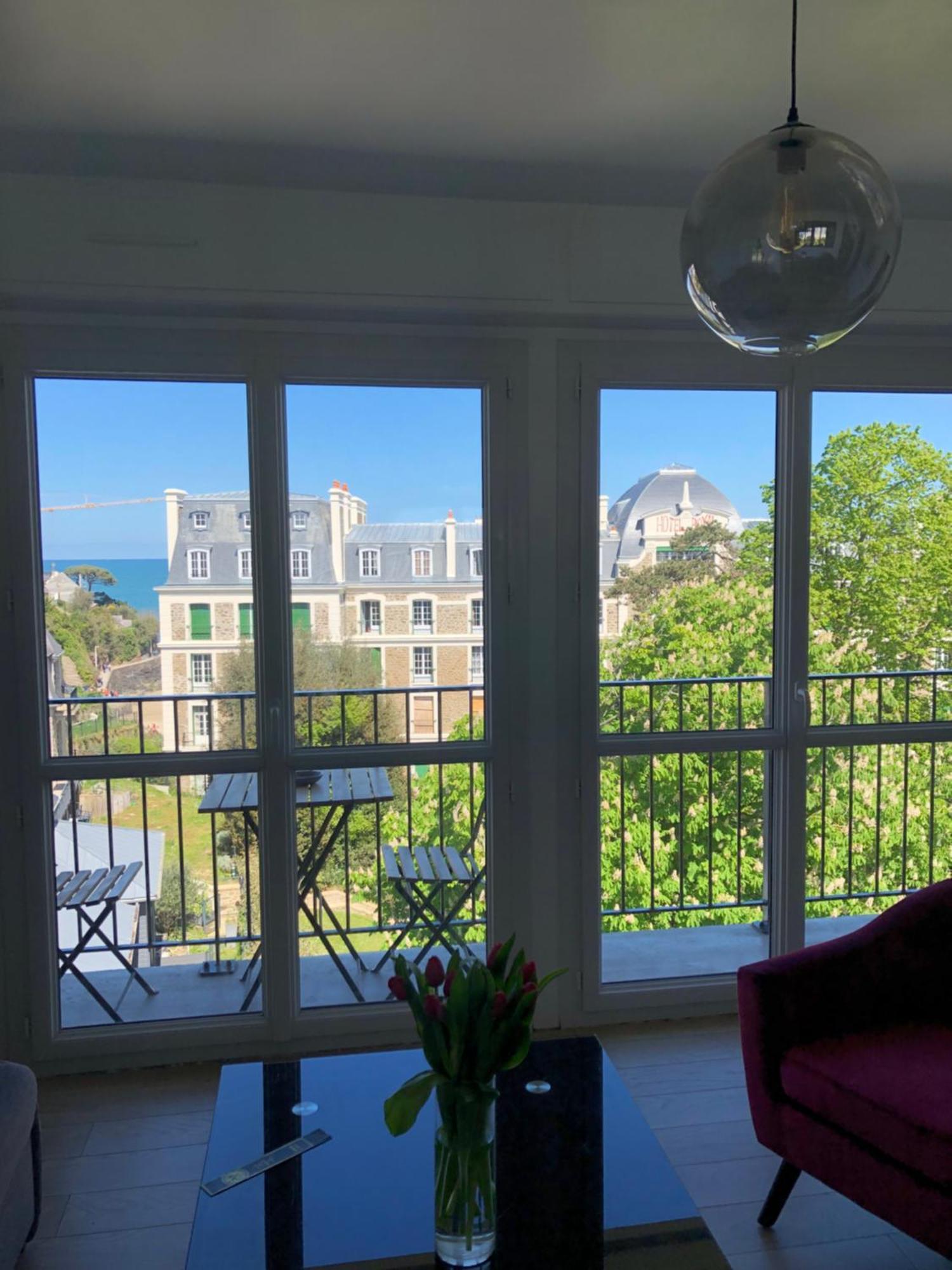 Studio Tout Confort Apercu Mer Dinard Exterior foto